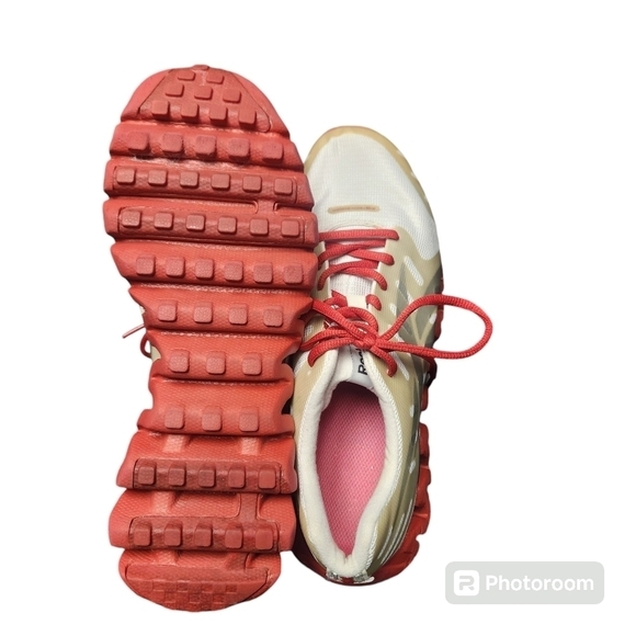 Reebok Women’s ZigTech Shark Red White Running Shoes Sneakers Sz. 9 - Picture 5 of 7